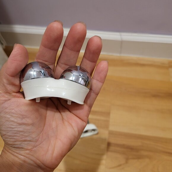 Nuface Trinity (2013 version, 1st generation) + Effective Lip & Eye Attachment - Picture 3 of 16